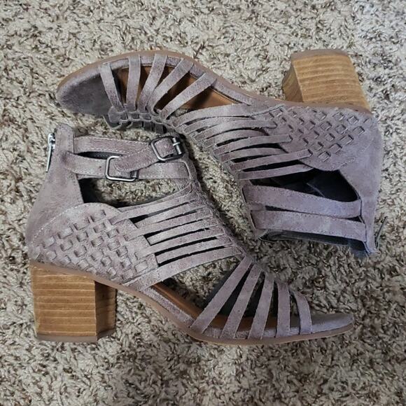 Not Rated Ofanto Pewter Gladiator Sandal - Picture 5 of 8